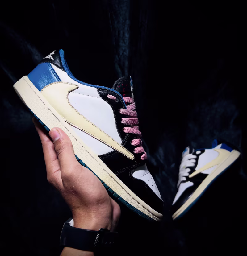 Jordan 1 low X Travis Scott Fregrmant s