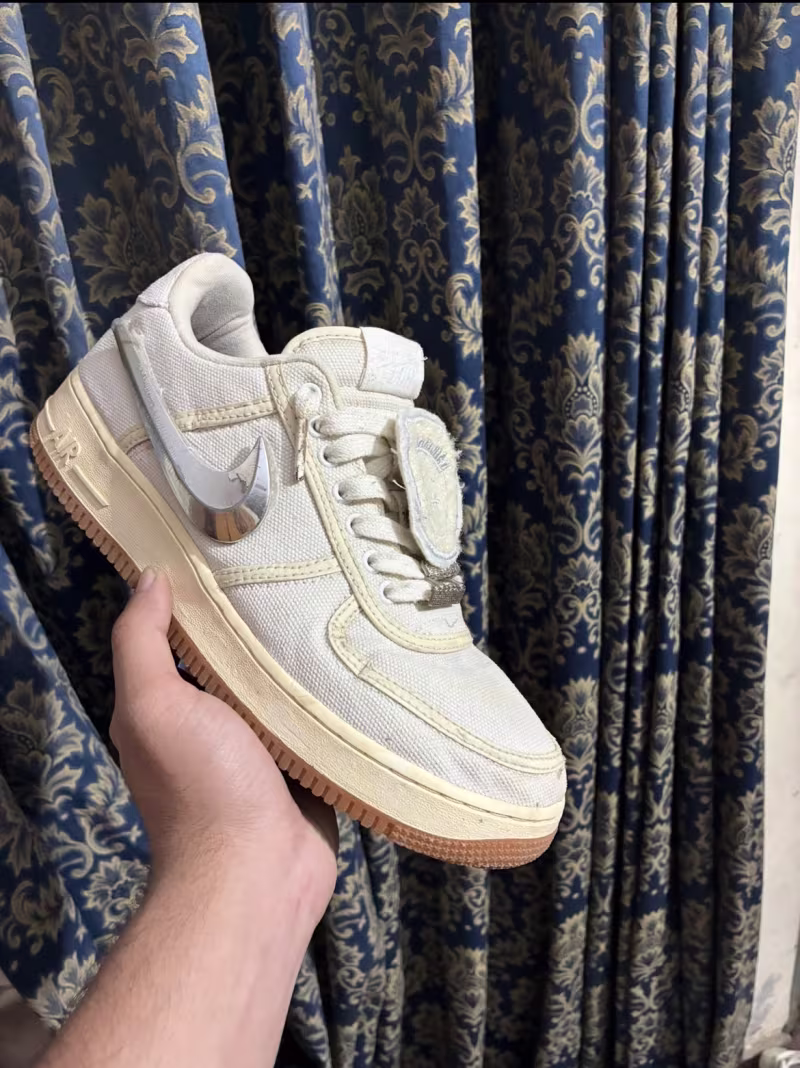Air Force 1 low x travis scott sail