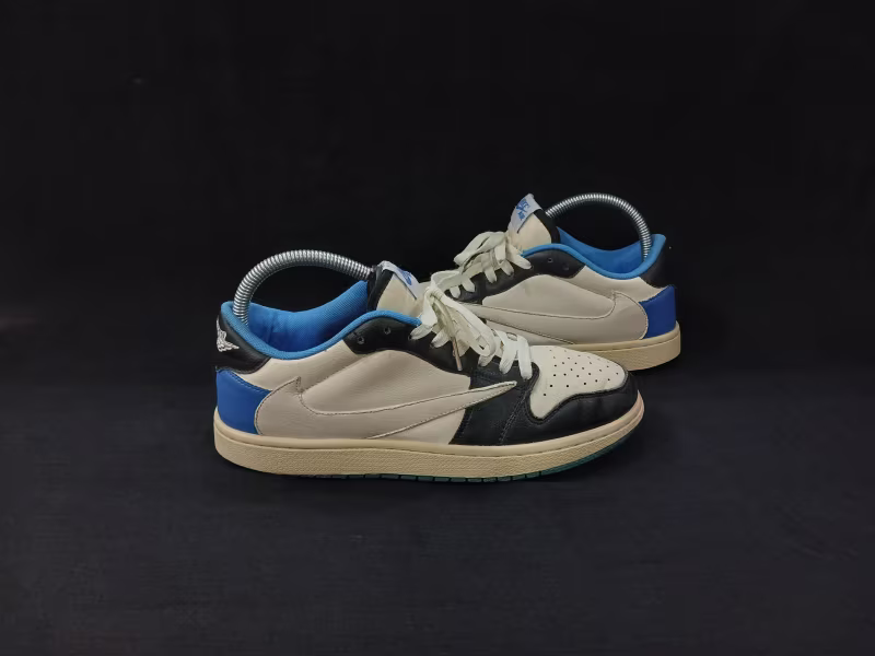 AirJordan 1 Low × Travis Scott Fragments