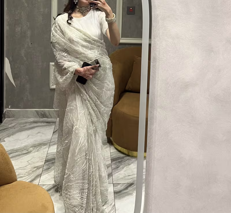 White pearl net saari
