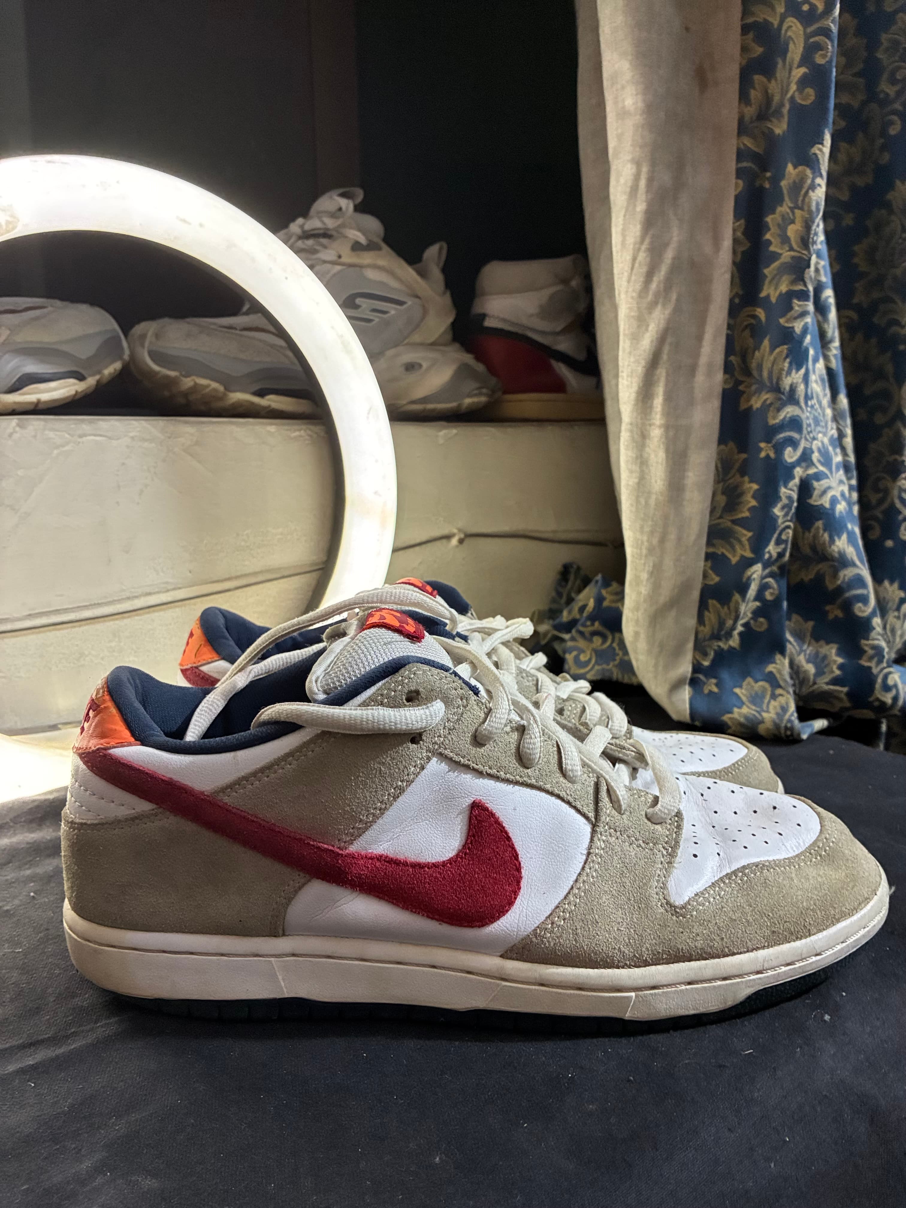 Nike sb dunks low cherry swoosh