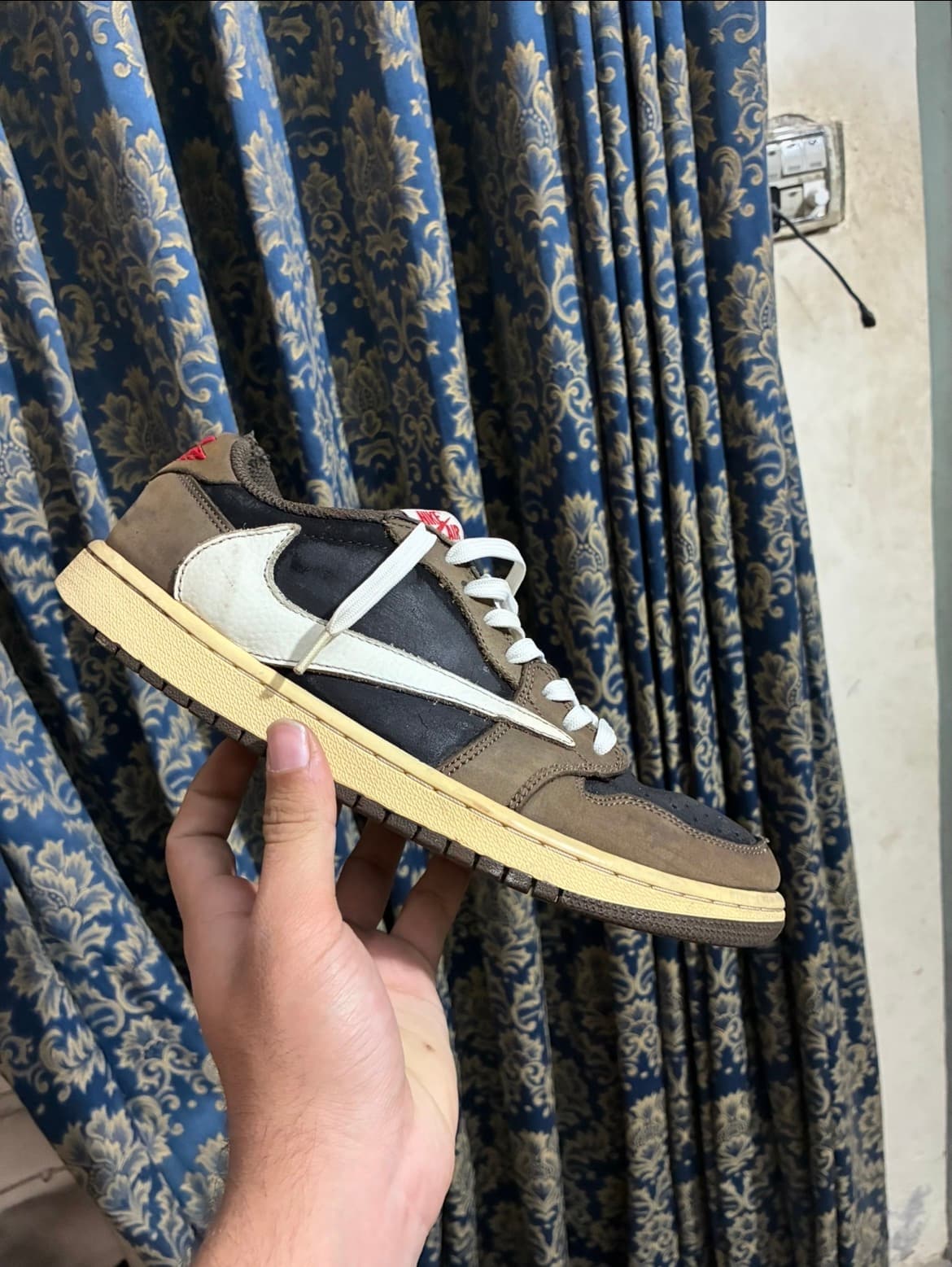 Jordan 1 low x travis scott dark mocha