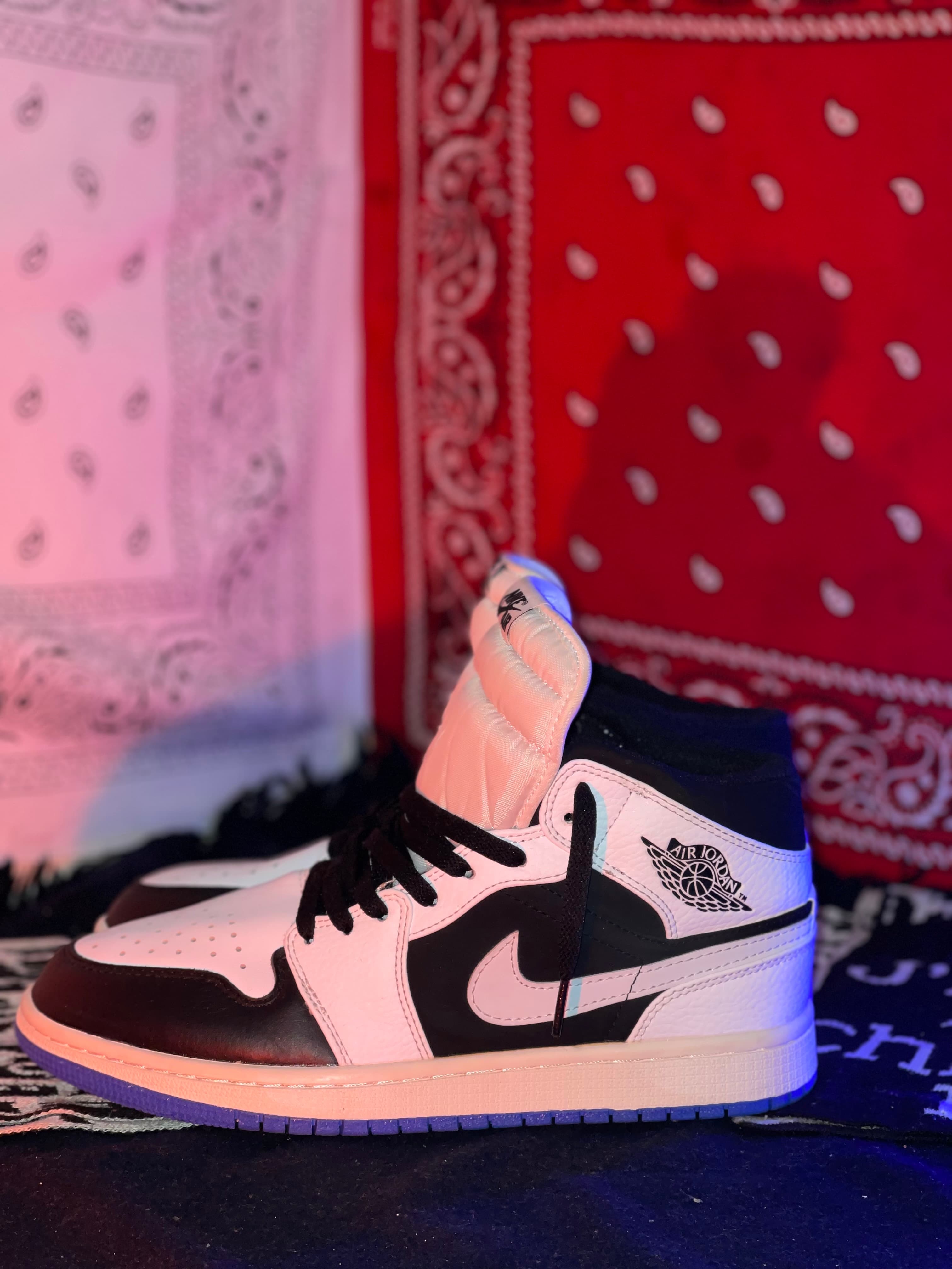 Jordan 1 high white black