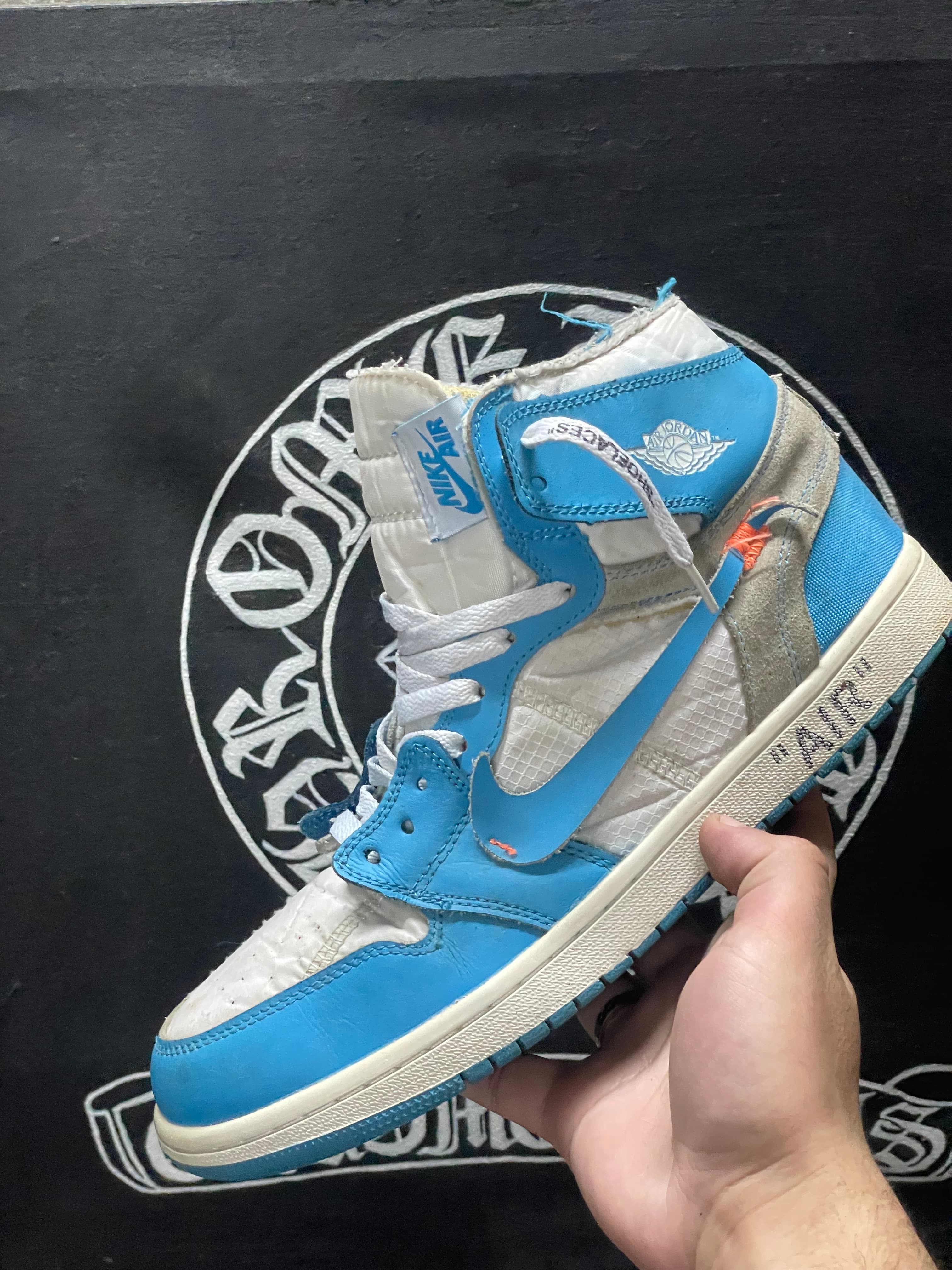 Jordan 1 high x off white unc
