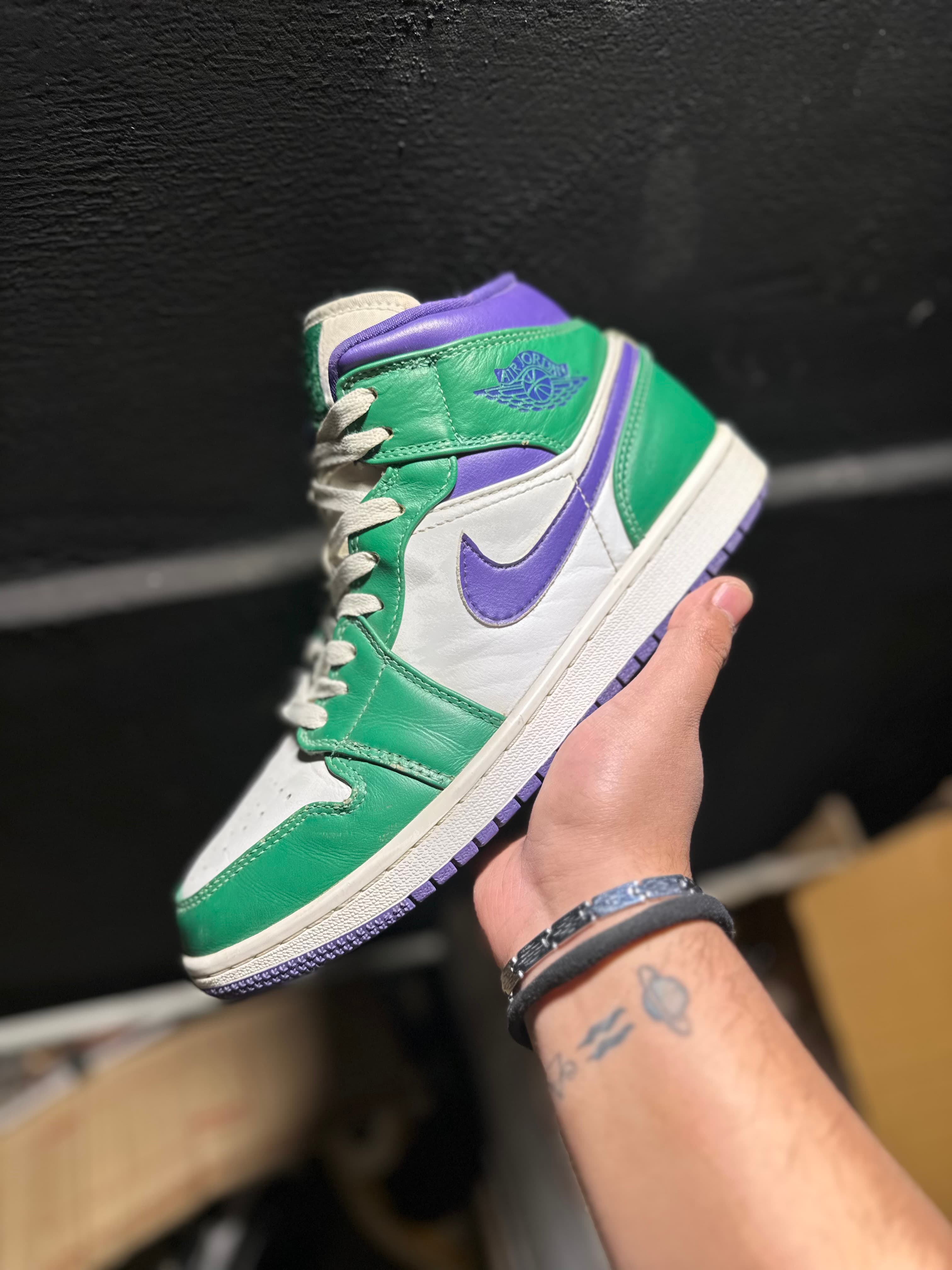 Jordan 1 Mid Hulk