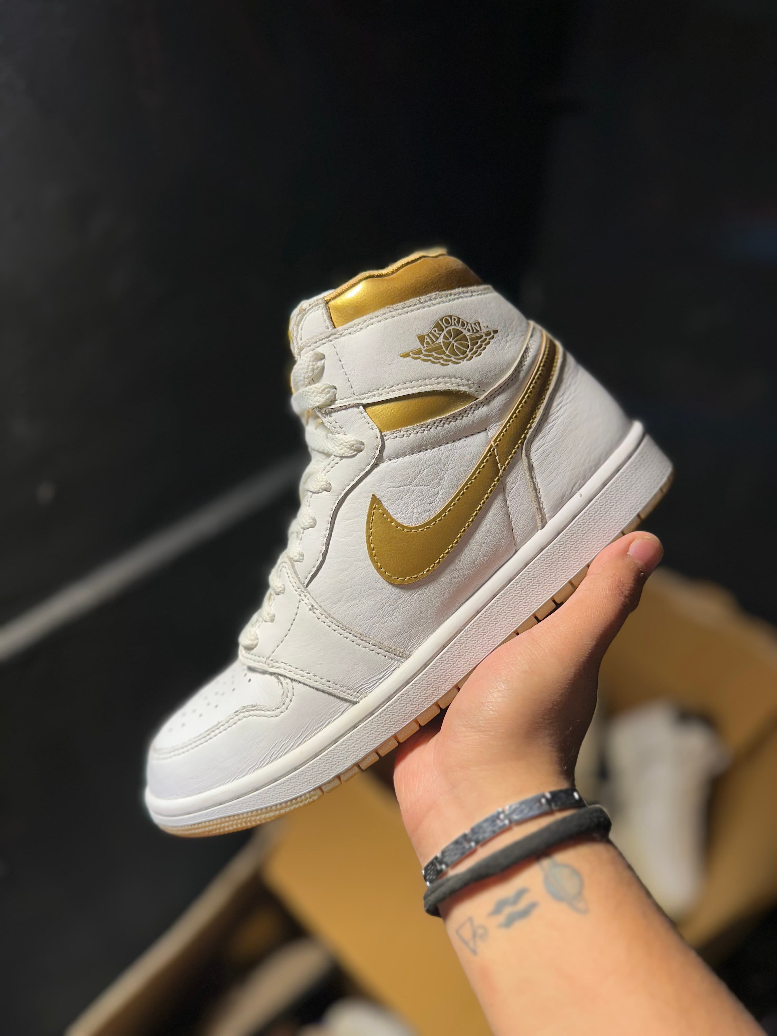Jordan 1 High Metallic Gold