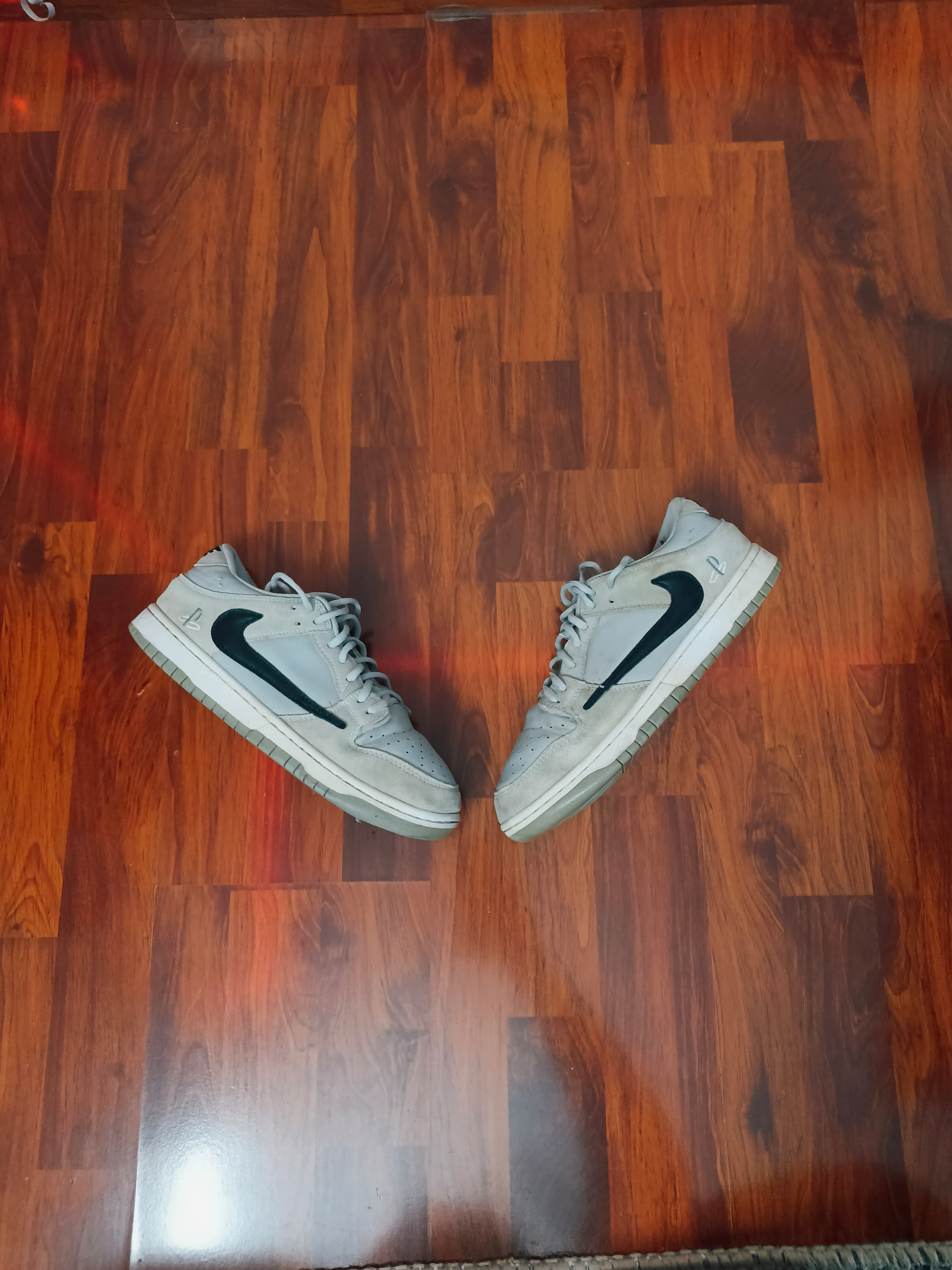 Nike travis scott PlayStation